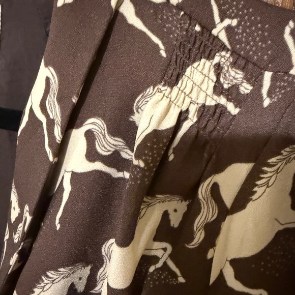 Elegant Long Sleeve Horse Print Dress - Picture 4 of 8